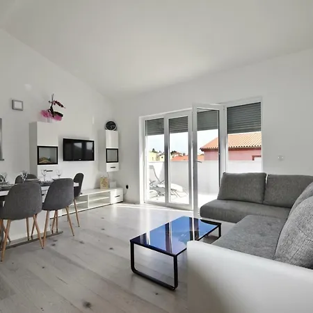 Bright And Spacious With Grill *** Apartment Pula