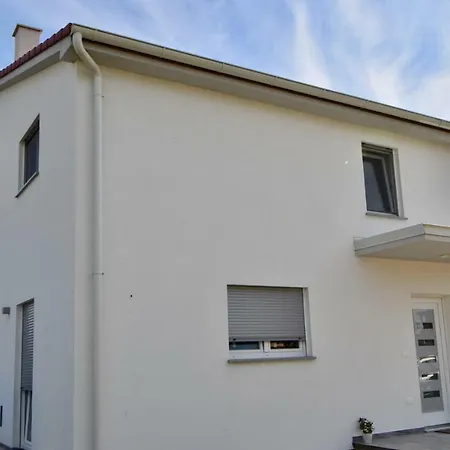 Bright And Spacious With Grill *** Apartment *