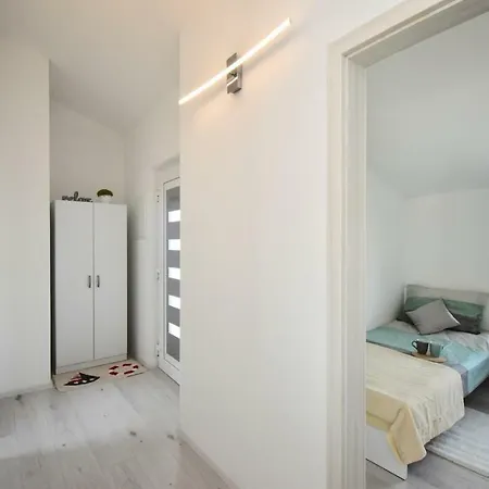 Bright And Spacious With Grill *** Apartment