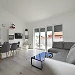 Bright And Spacious With Grill *** Apartament Pula
