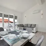 Apartament Bright And Spacious With Grill *** *