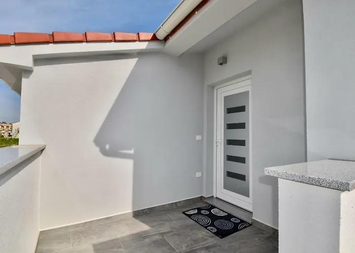 Apartment Bright And Spacious With Grill ***