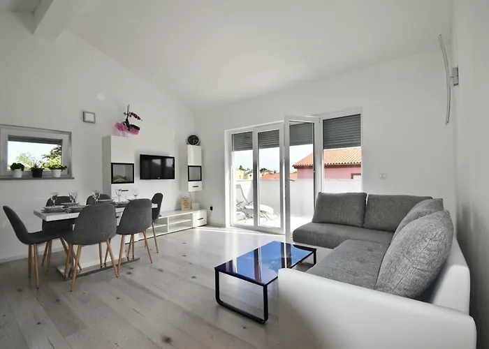 Bright And Spacious With Grill *** Apartment Pula
