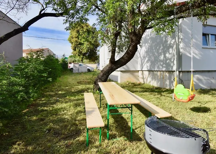 Bright And Spacious With Grill *** Pula